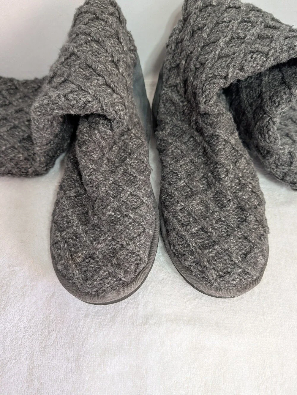 UGG Classic Cardy Knit Woven Boots Women’s US 9 Sheepskin Lined 3 Button Gray